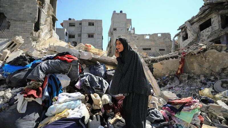 Cuerpos quedan atrapados en Gaza bajo el asalto israelí mientras mediadores presionan por una tregua