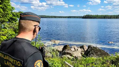 Finlandia aprobó una ley para bloquear el paso de inmigrantes procedentes de Rusia Finlandia aprobó una ley para bloquear el paso de inmigrantes procedentes de Rusia