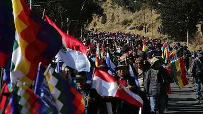 Arce, tras el intento de golpe de Estado: “Estuvimos aquí defendiendo la democracia” Arce, tras el intento de golpe de Estado: “Estuvimos aquí defendiendo la democracia”