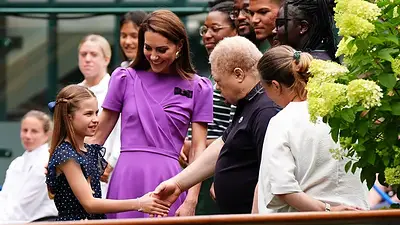 Catalina, princesa de Gales, aparece sonriente en Wimbledon Catalina, princesa de Gales, aparece sonriente en Wimbledon