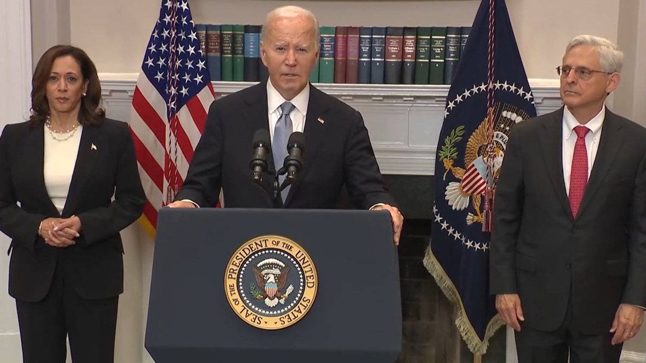 Biden prometió investigar el atentado y pidió “unidad” nacional