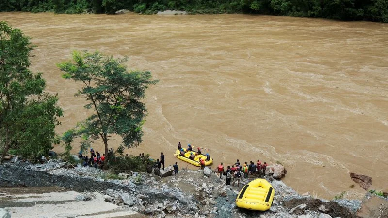 No se esperan supervivientes en el accidente de autobús de Nepal; 55 personas siguen desaparecidas