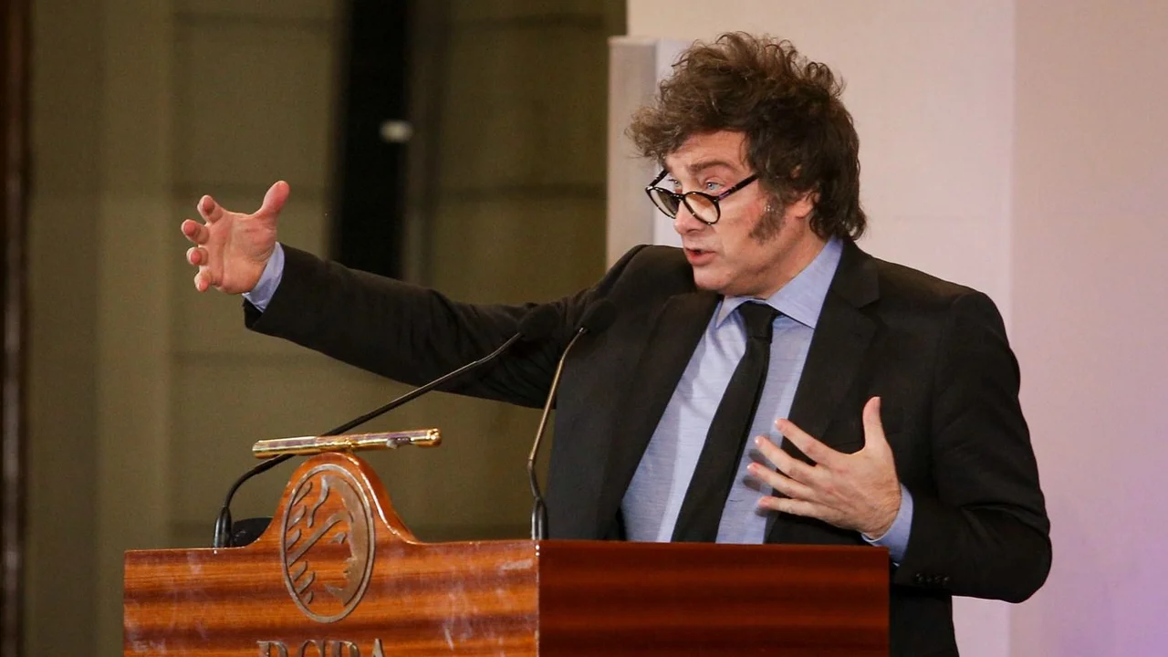 El Gobierno anunció la disolución de la AFI y la vuelta de la SIDE