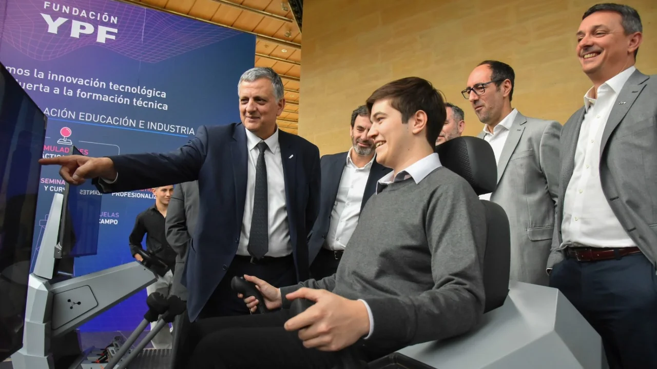 Fundación YPF presenta el primer Centro de Simulación para la Educación Técnica en Vaca Muerta