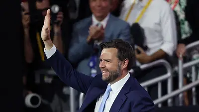 Un asesor de Orban aplaude la elección de Trump de su compañero de fórmula presidencial Un asesor de Orban aplaude la elección de Trump de su compañero de fórmula presidencial