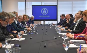Rebelión: más gremios rechazan el tope salarial y suman tensión con el Gobierno | Paritarias 2025