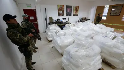 Paraguay incauta cargamento récord de más de 4 toneladas de cocaína entre bolsas de azúcar Paraguay incauta cargamento récord de más de 4 toneladas de cocaína entre bolsas de azúcar