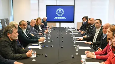 El Gobierno dio marcha atrás y rehabilitó fondos para los sindicatos El Gobierno dio marcha atrás y rehabilitó fondos para los sindicatos