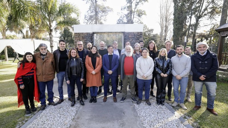 El Evita se reunió con Kicillof y lo respaldó: "Uñas y dientes"