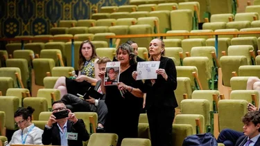 Manifestantes interrumpen el Consejo de Seguridad de la ONU pidiendo la liberación de los rehenes de Gaza