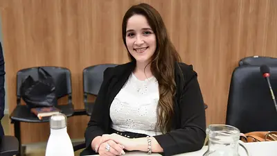 Una diputada santafesina entre los legisladores de LLA que visitaron a represores en Ezeiza Una diputada santafesina entre los legisladores de LLA que visitaron a represores en Ezeiza