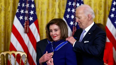 Pelosi apoya pedido de legislador demócrata para que Biden dé paso al costado: fuente Casa Blanca Pelosi apoya pedido de legislador demócrata para que Biden dé paso al costado: fuente Casa Blanca