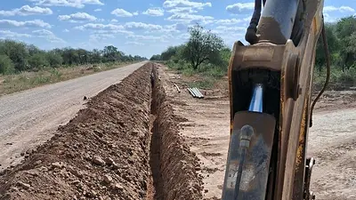 Con camiones y acueducto, el Gobierno de Formosa refuerza el sistema hídrico en el interior provincial Con camiones y acueducto, el Gobierno de Formosa refuerza el sistema hídrico en el interior provincial