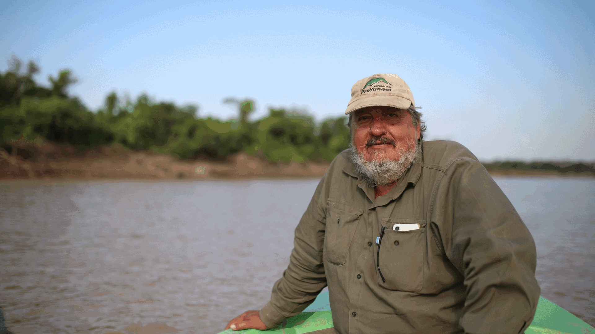 Tiene 68 años, es biólogo y recorre el norte argentino a pie y en bote para visibilizar nuestra biodiversidad: "Me mueven las ganas"
