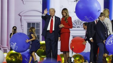 Biden sopesa su futuro, mientras Trump airea sus agravios en discurso en la convención