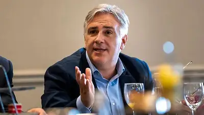 Mientras sigue el conflicto docente, Llaryora firmó el primer acuerdo salarial con un gremio Mientras sigue el conflicto docente, Llaryora firmó el primer acuerdo salarial con un gremio