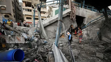 Los combates recrudecen en el sur de Gaza y los ataques israelíes alcanzan el centro de la franja