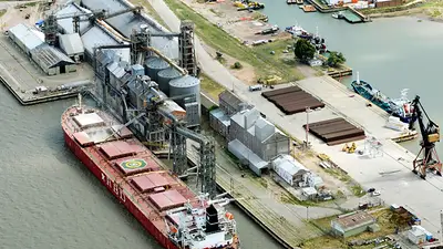 Diputados de todos los partidos le exigen a Milei que la planta de GNL se haga en Bahía Blanca Diputados de todos los partidos le exigen a Milei que la planta de GNL se haga en Bahía Blanca