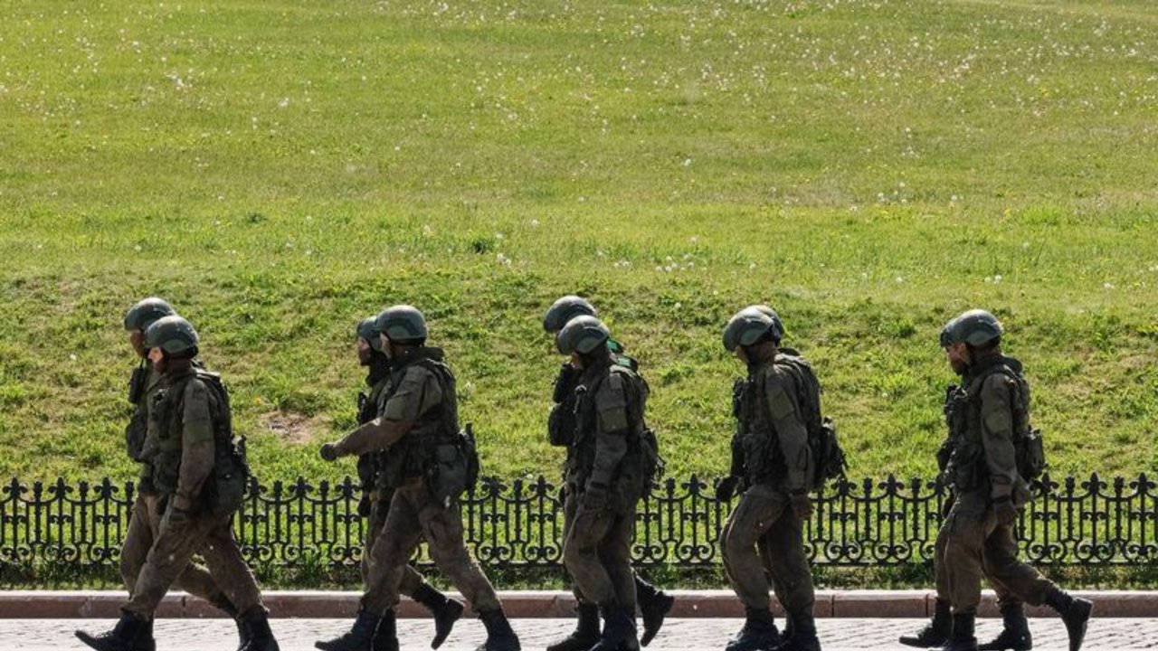 La Duma de Rusia busca castigar a soldados que usaron teléfonos móviles en la guerra de Ucrania