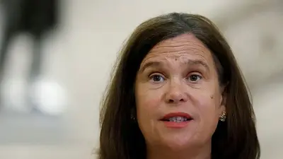 El partido opositor irlandés Sinn Fein endurece su postura ante inmigración tras revés electoral El partido opositor irlandés Sinn Fein endurece su postura ante inmigración tras revés electoral
