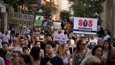 Los mallorquines viven en caravanas mientras los turistas acaparan las viviendas Los mallorquines viven en caravanas mientras los turistas acaparan las viviendas