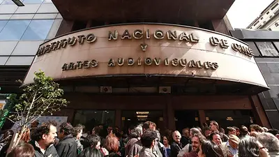 Otro golpe al cine nacional: eliminan subsidios y el mínimo de películas locales en sala Otro golpe al cine nacional: eliminan subsidios y el mínimo de películas locales en sala