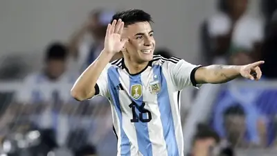 Fotografía de Thiago Almana con la camiseta de la selección Argentina Fotografía de Thiago Almana con la camiseta de la selección Argentina