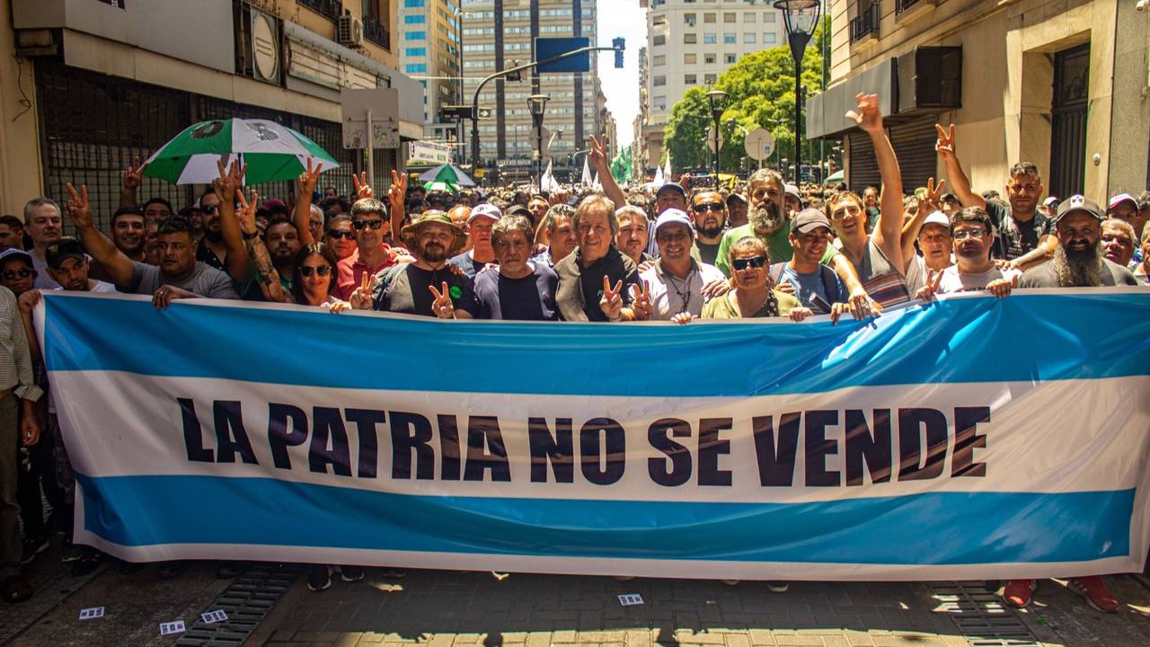Humo libertario: las multas de Bullrich a gremios y organizaciones sociales por marchar quedaron en la nada