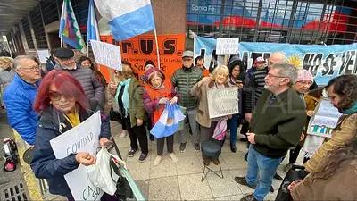 Pullaro busca recortar las jubilaciones santafesinas con su cuestionada reforma previsional Pullaro busca recortar las jubilaciones santafesinas con su cuestionada reforma previsional