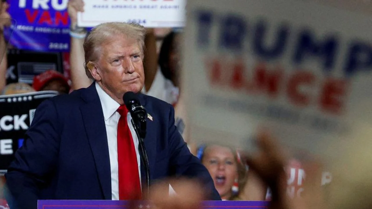 Trump y Harris intercambian insultos en el arranque de la nueva batalla por la presidencia de EEUU