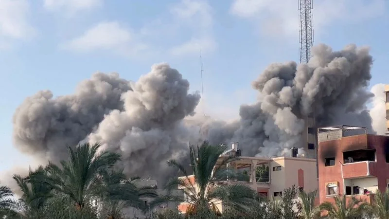 Las fuerzas israelíes avanzan en el sur de Gaza y los tanques continuan atacando en Ráfah
