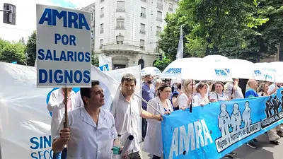 Sin oferta de Pullaro para los trabajadores, la paritaria de Salud pasó a cuarto intermedio Sin oferta de Pullaro para los trabajadores, la paritaria de Salud pasó a cuarto intermedio