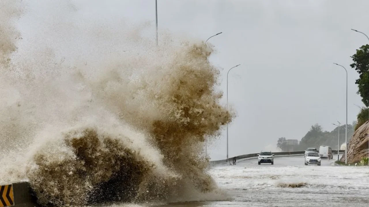 El tifón Gaemi golpea el sureste de China tras azotar Taiwán e inundar Filipinas
