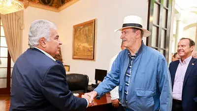 Panamá cita a representante de Venezuela por impedir vuelo de avión con expresidentes Panamá cita a representante de Venezuela por impedir vuelo de avión con expresidentes
