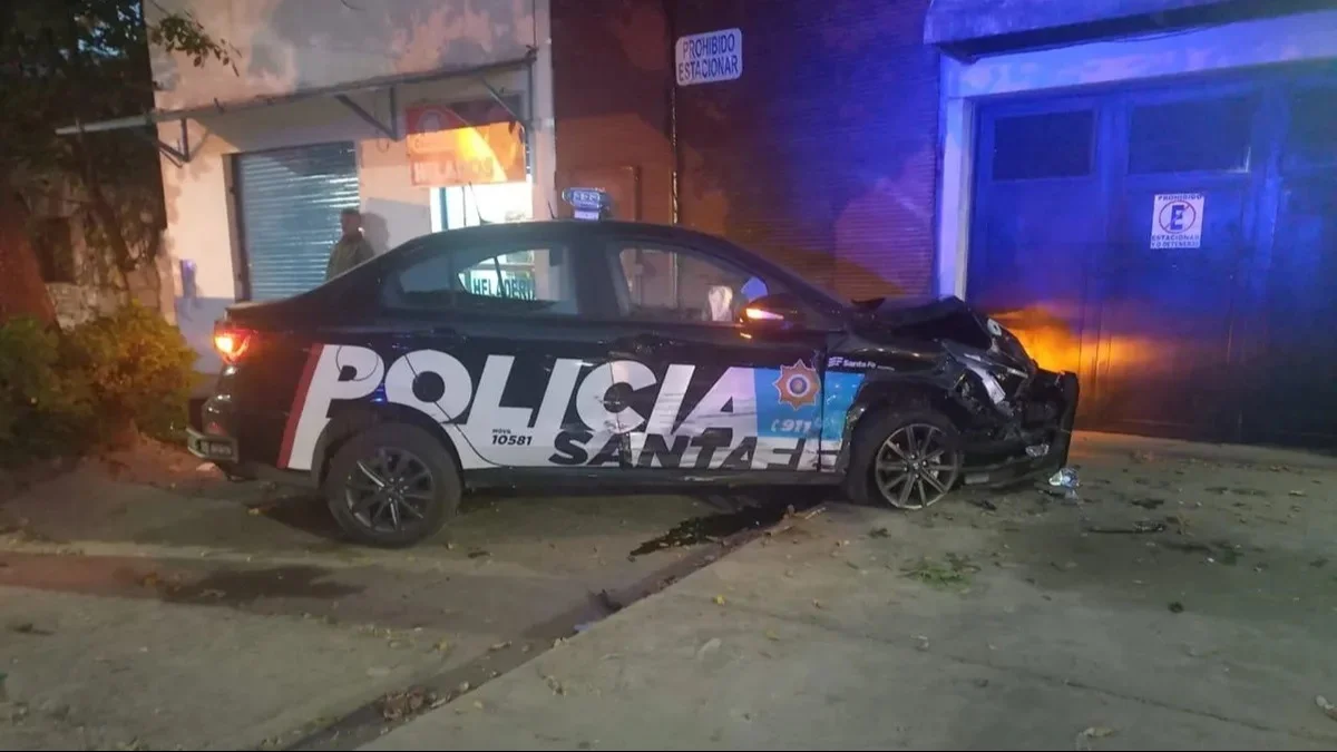 Críticas a Pullaro por la inseguridad de los autos que compró para la  Policía: 