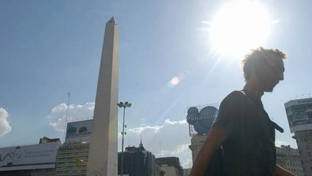 Obelisco en un día caluroso
