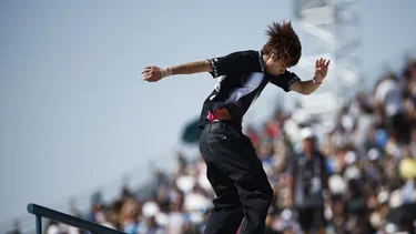 Skater japonés Horigome retiene el oro en la prueba olímpica masculina de calle