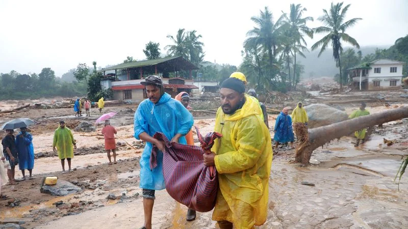 Aumentan a 41 los muertos por los corrimientos de tierra en Kerala, India