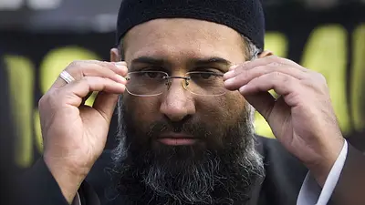 Cadena perpetua para el predicador islamista radical británico Choudary por delitos de terrorismo Cadena perpetua para el predicador islamista radical británico Choudary por delitos de terrorismo