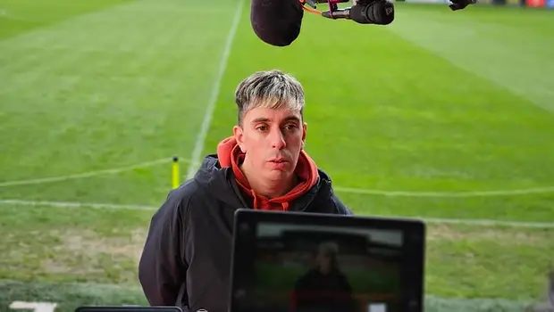 Es argentino, fue invitado al Wrexham y ya es figura de la serie por su fanatismo | Historias de vida