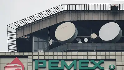 Mexicana Pemex y sindicato acuerdan aumento salarial y en prestaciones del 7% Mexicana Pemex y sindicato acuerdan aumento salarial y en prestaciones del 7%
