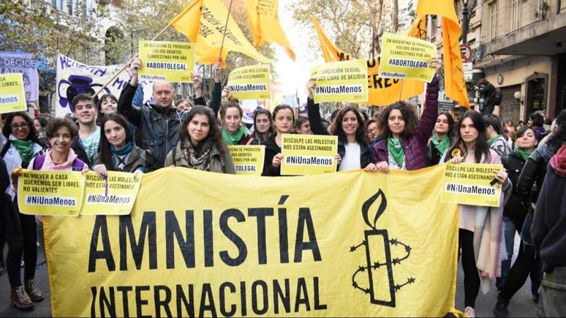 Amnistía Internacional criticó al Gobierno por el ciberpatrullaje y prohibiciones al cine