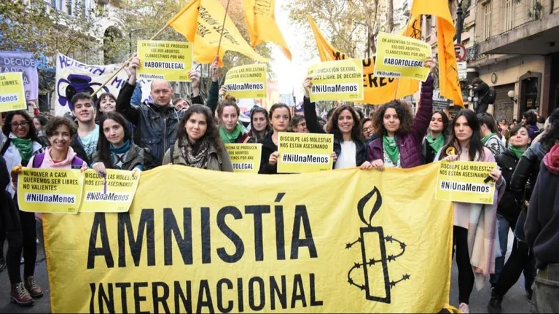 Amnistía Internacional criticó al Gobierno por el ciberpatrullaje y prohibiciones al cine