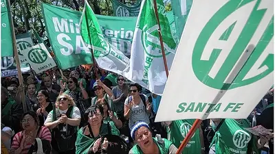 Paritarias en Santa Fe: el gobierno de Pullaro ofreció un 10% de aumento para los estatales Paritarias en Santa Fe: el gobierno de Pullaro ofreció un 10% de aumento para los estatales