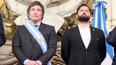 Milei viaja a Chile mientras impulsa crear un bloque para confrontar con Maduro