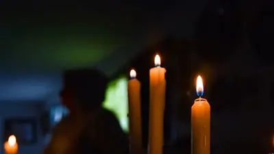 Casi 100 mil familias sin luz en una de las noches más frías del año Casi 100 mil familias sin luz en una de las noches más frías del año