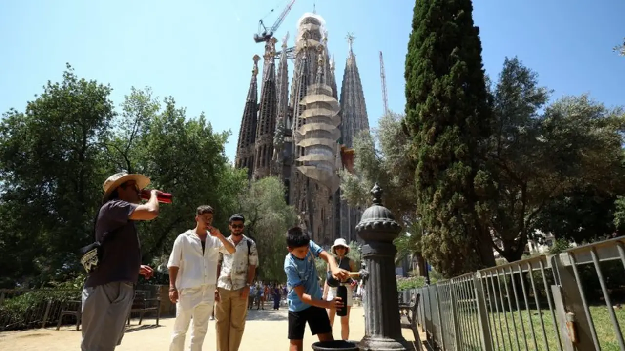 Barcelona investiga la muerte de una barrendera en plena ola de calor en España