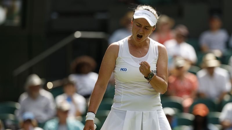 Krejcikova supera algunas dificultades y vence a debutante Eala para avanzar en Wimbledon