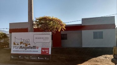 El sueño de la casa propia: La Rioja hizo entrega de viviendas a familias pese al ajuste de Milei
