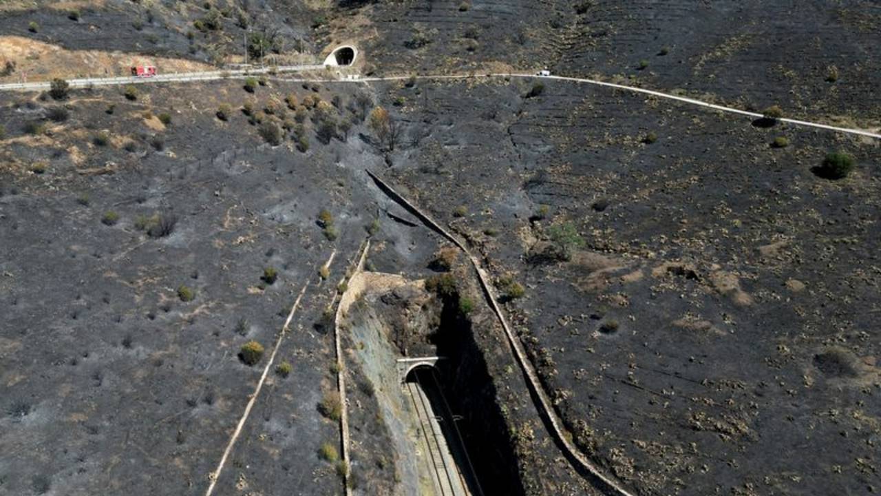 Dos personas mueren en un incendio en Cataluña mientras una ola de calor golpea Europa